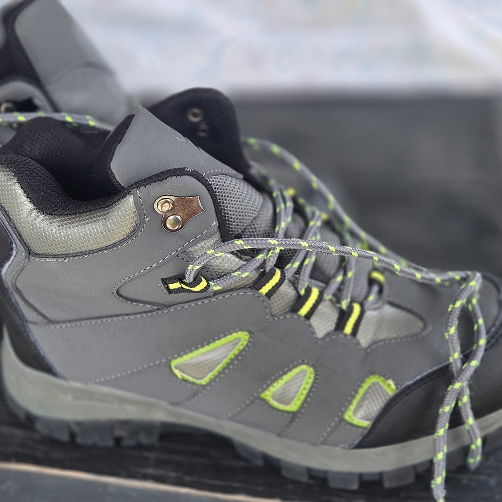 Deer Stags Kids Boots in Gray and Green